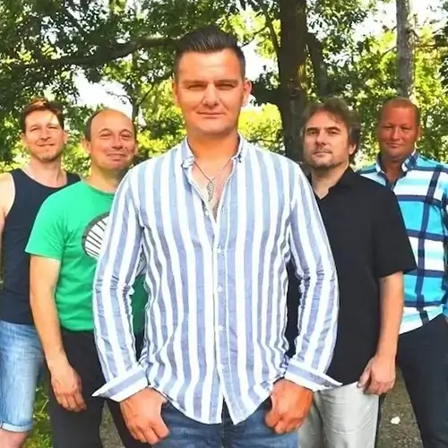 Fekete Lakkcipők (Komár Emlékzenekar)